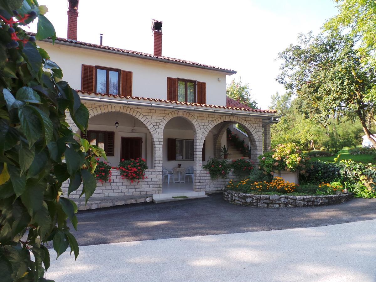 Apartment Benky Pićan المظهر الخارجي الصورة
